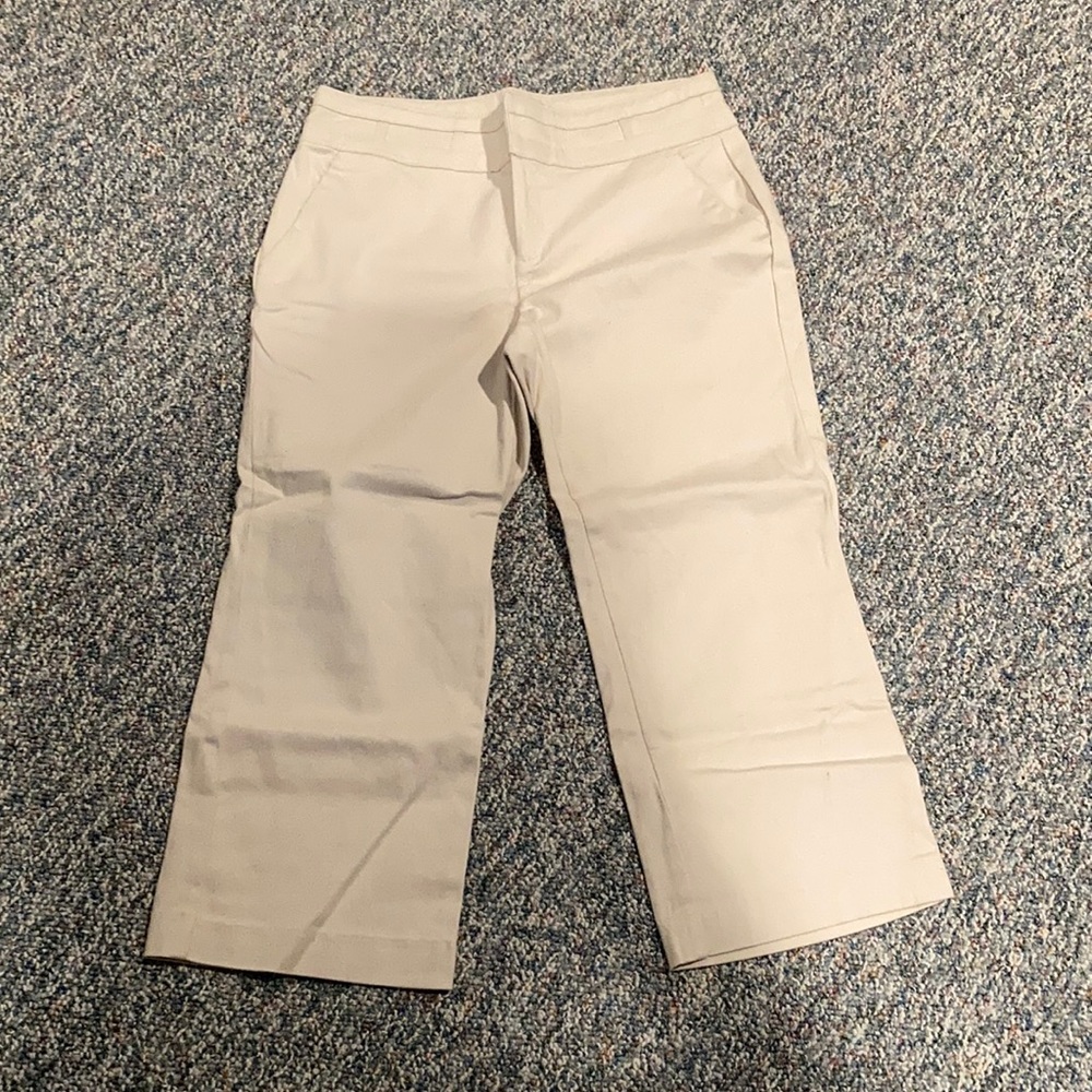 Old Navy Khaki Capri Pants